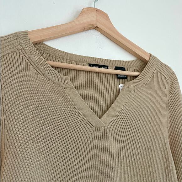 Bay Studio – 90s Y2K Tan Rib Knit V-Neck Pullover Sweater - Picture 3 of 7